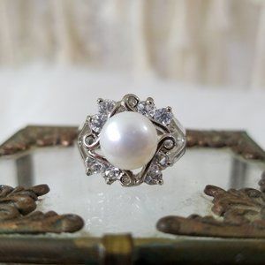 nwot 9mm Saltwater Pearl Studded Silver Ring